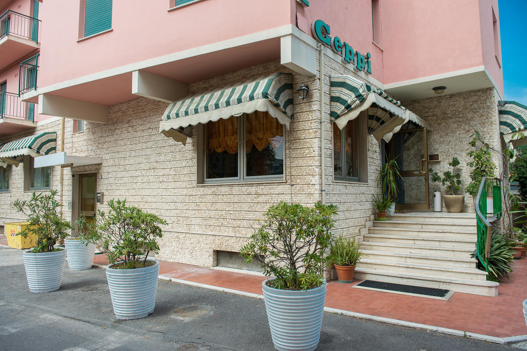 Hotel Geppi Pietra Ligure Exteriör bild