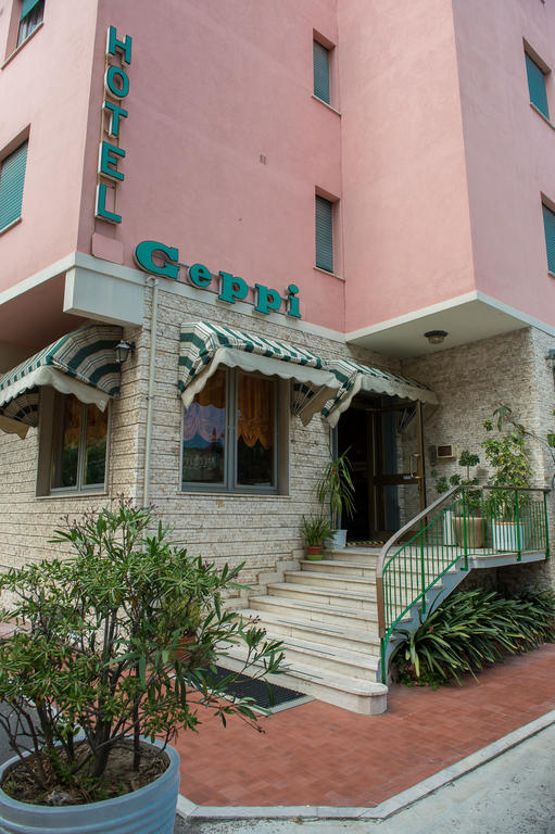 Hotel Geppi Pietra Ligure Exteriör bild