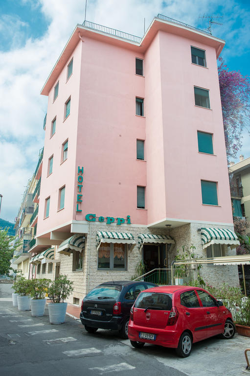 Hotel Geppi Pietra Ligure Exteriör bild